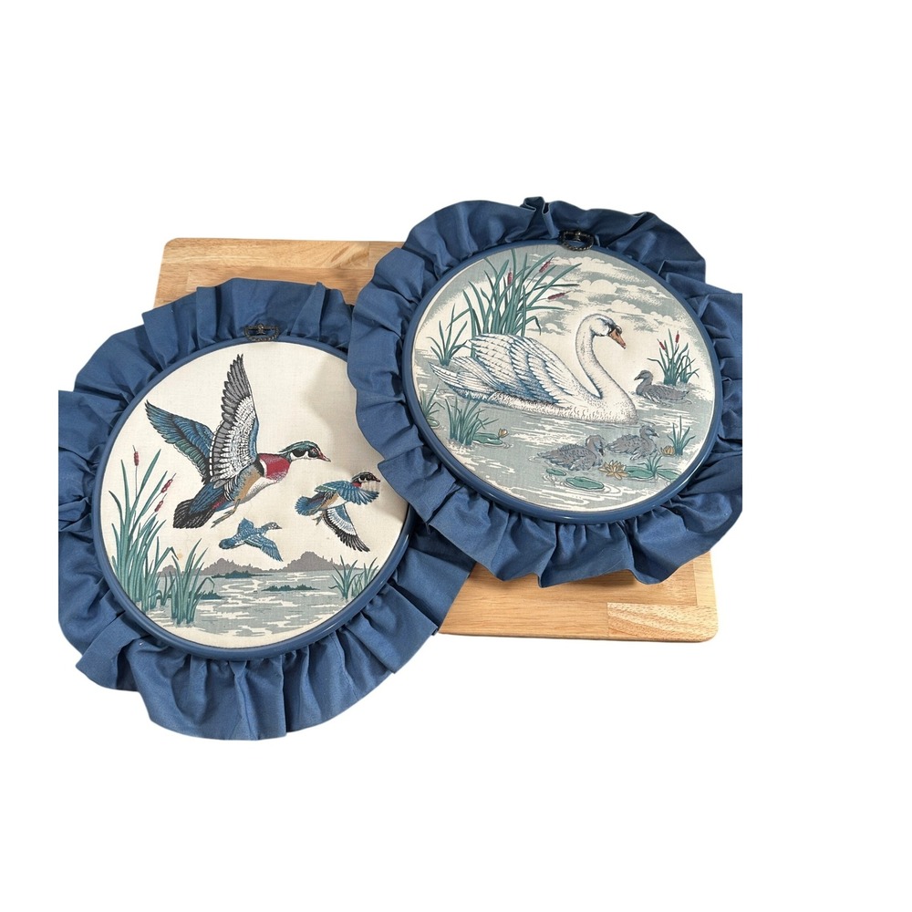 Vintage 80s Cottagecore Swan Fabric Art Wall Hanging Hoops Nature Decor 10"‎